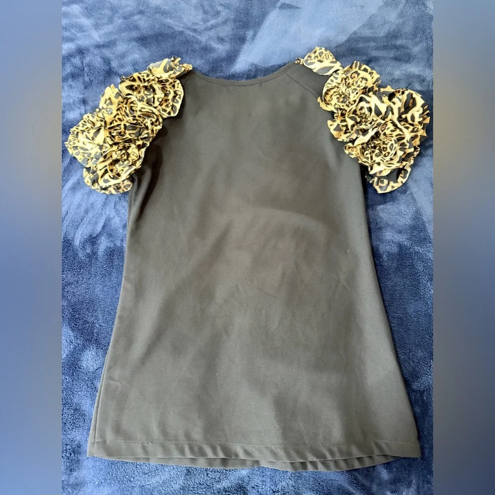 MCQ Alexander McQueen ruffled cheetah animal print sleeves top small - Picture 3 of 6